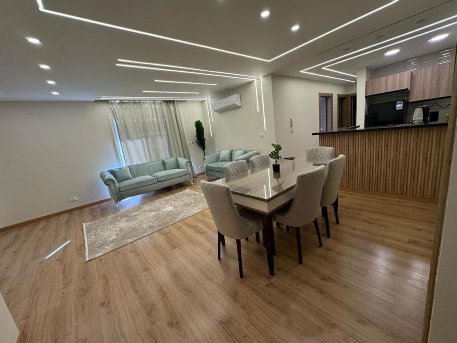 Luxury 3-bd مدينتي شقه فندقيه فاخره Apartment *